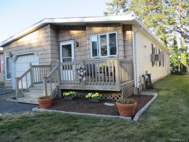 130 Village Circle Property Photo 1