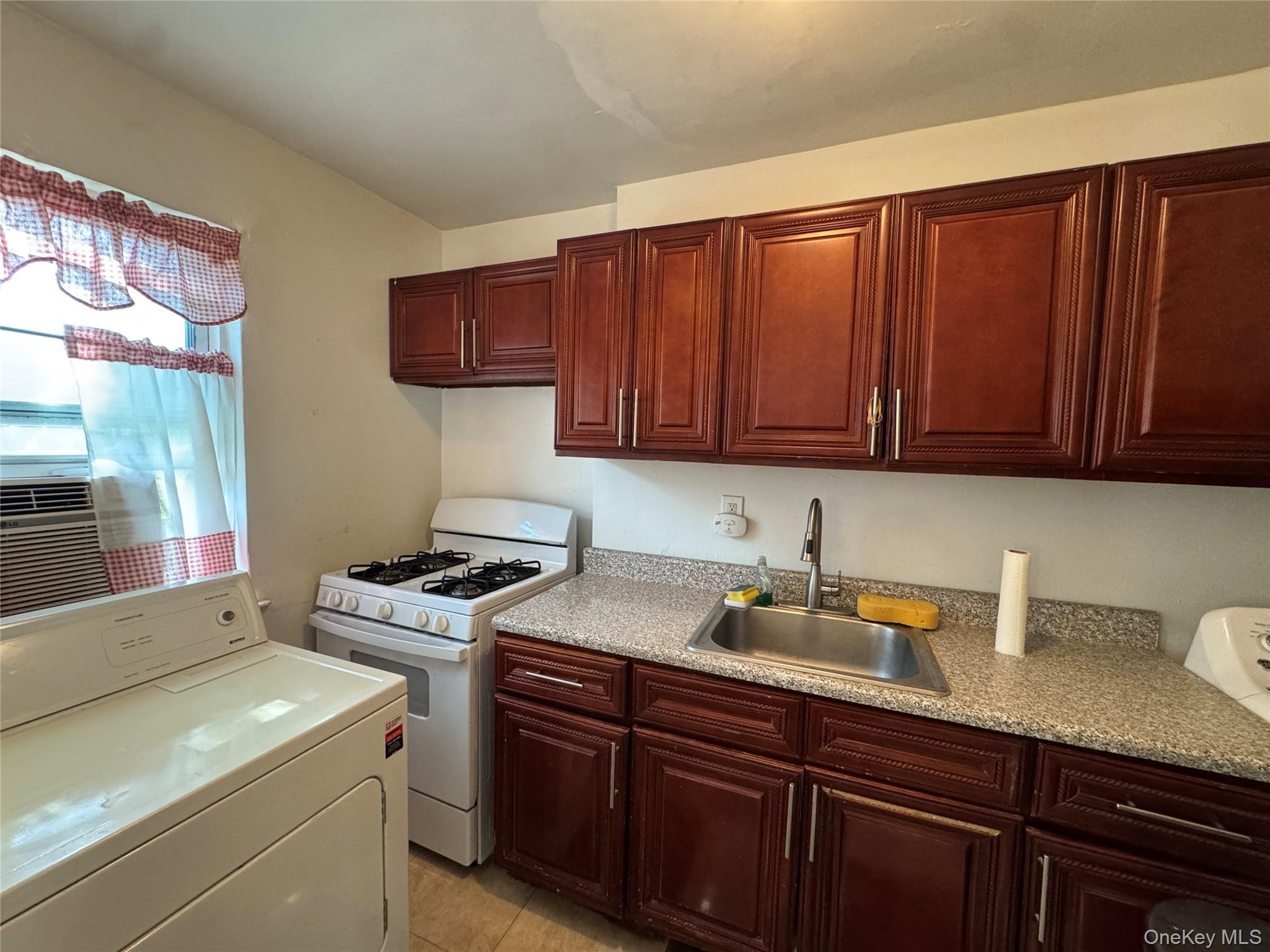 260-38 73 Avenue B1 Property Photo 8