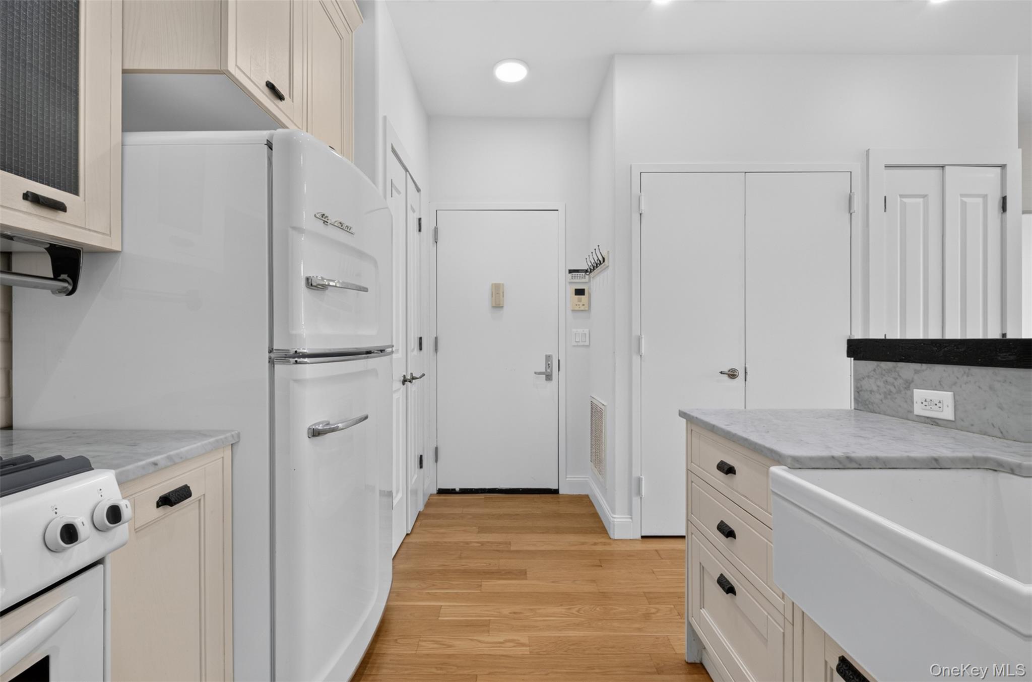 100 Engert Avenue 5c Property Photo 8