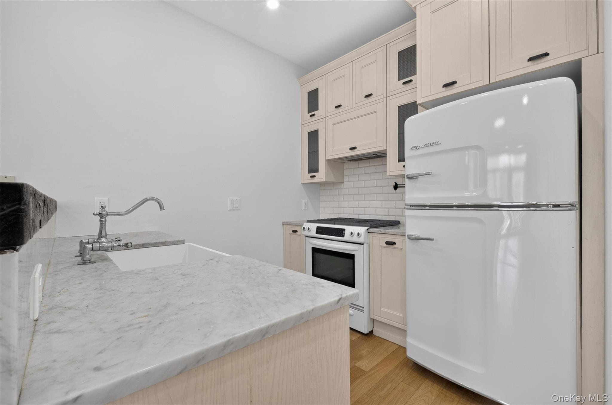 100 Engert Avenue 5c Property Photo 10