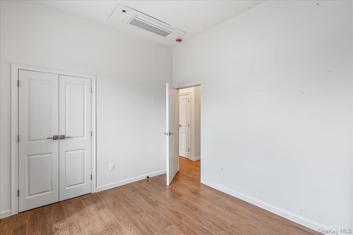 15033 Hawtree St Property Photo 10
