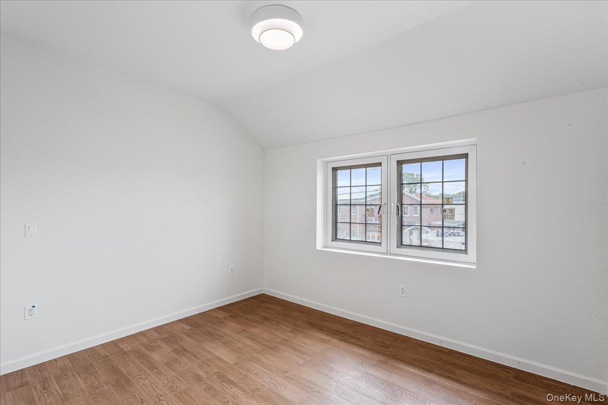 15033 Hawtree St Property Photo 26