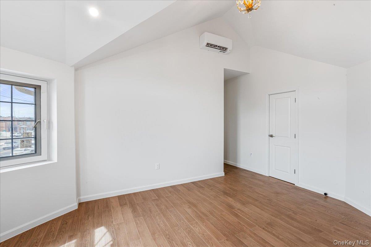 15033 Hawtree St Property Photo 29
