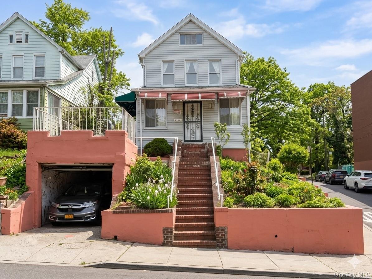 8735 165th Street Property Photo 1