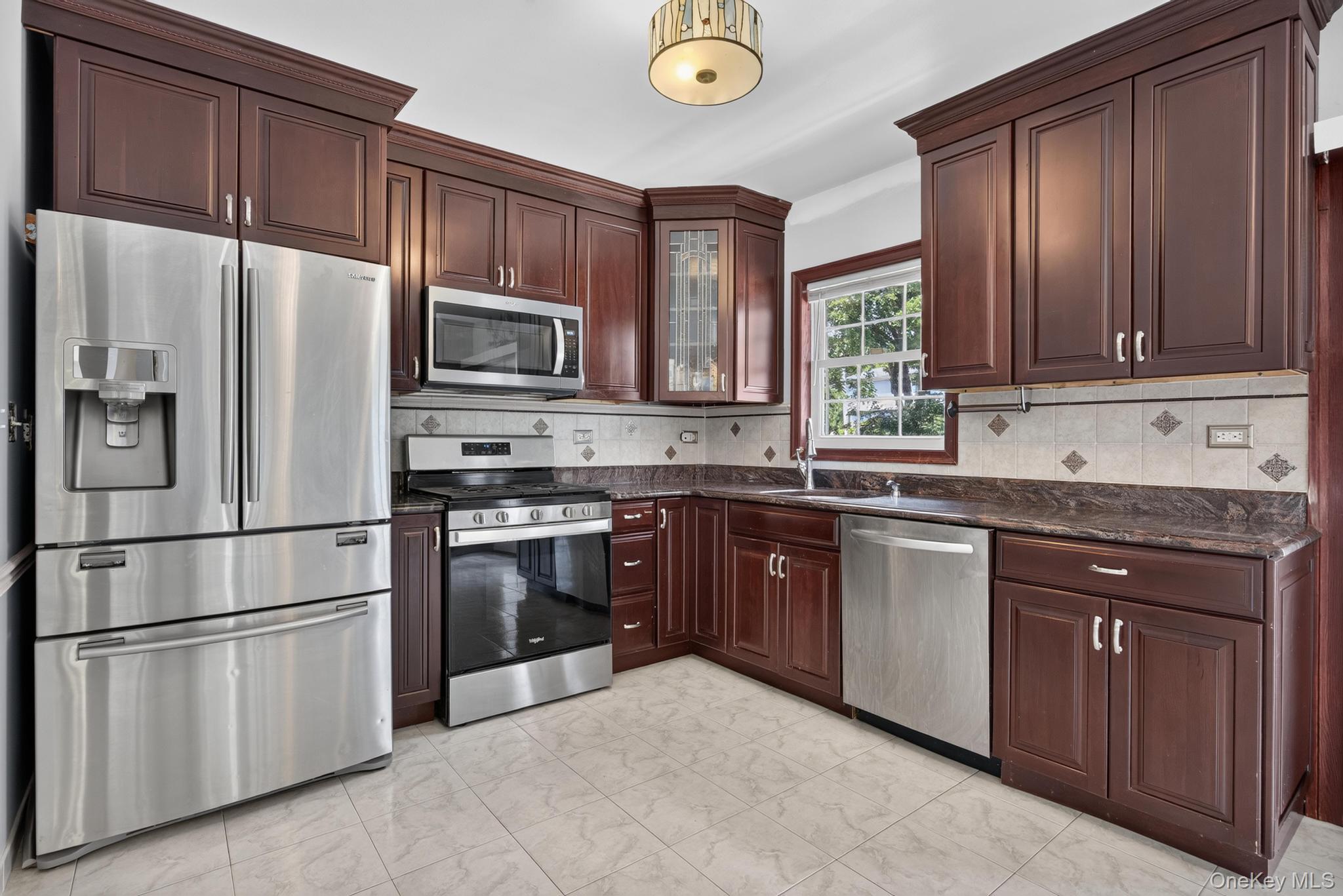 42 Highview Avenue Property Photo 6