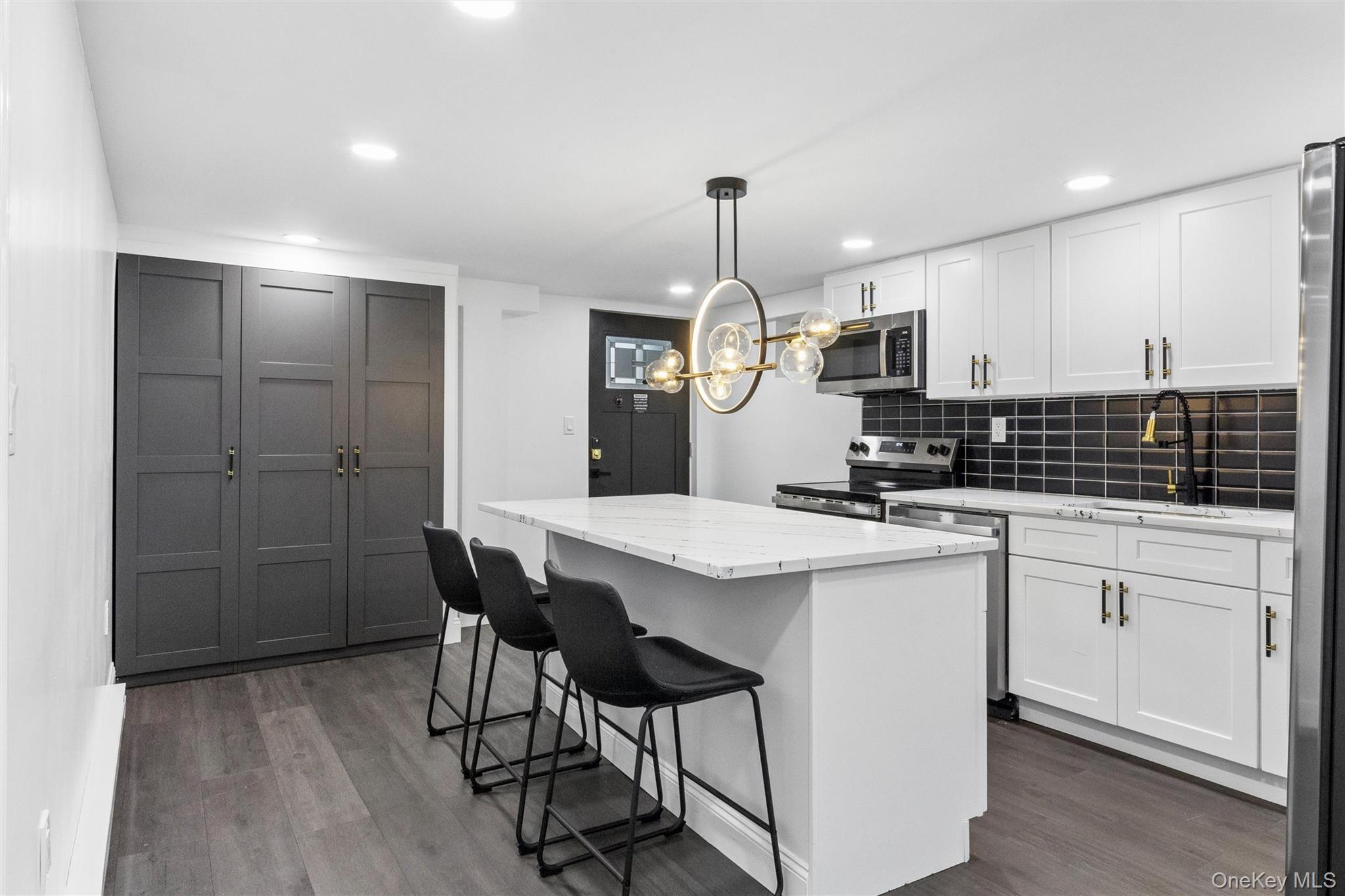 301 Merrick Avenue Property Photo 4