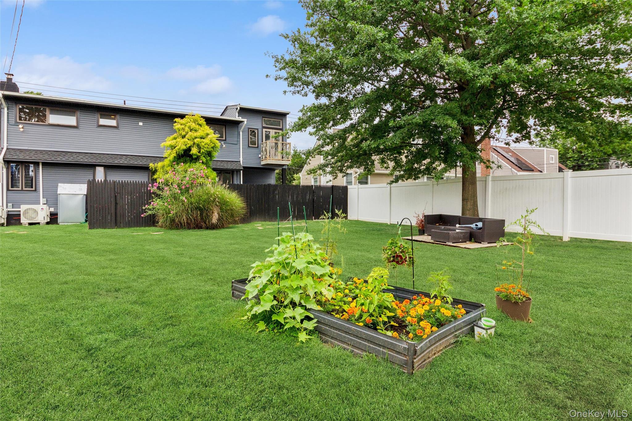 301 Merrick Avenue Property Photo 20