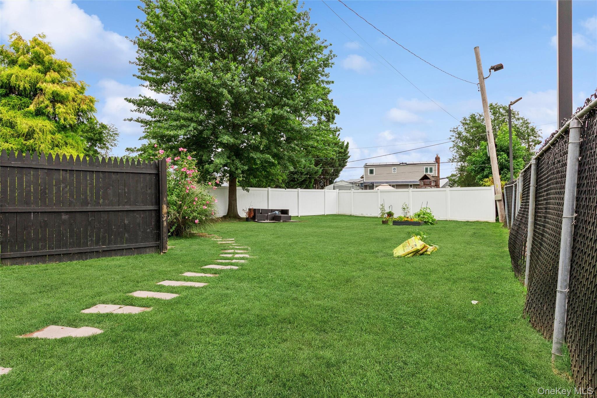 301 Merrick Avenue Property Photo 21
