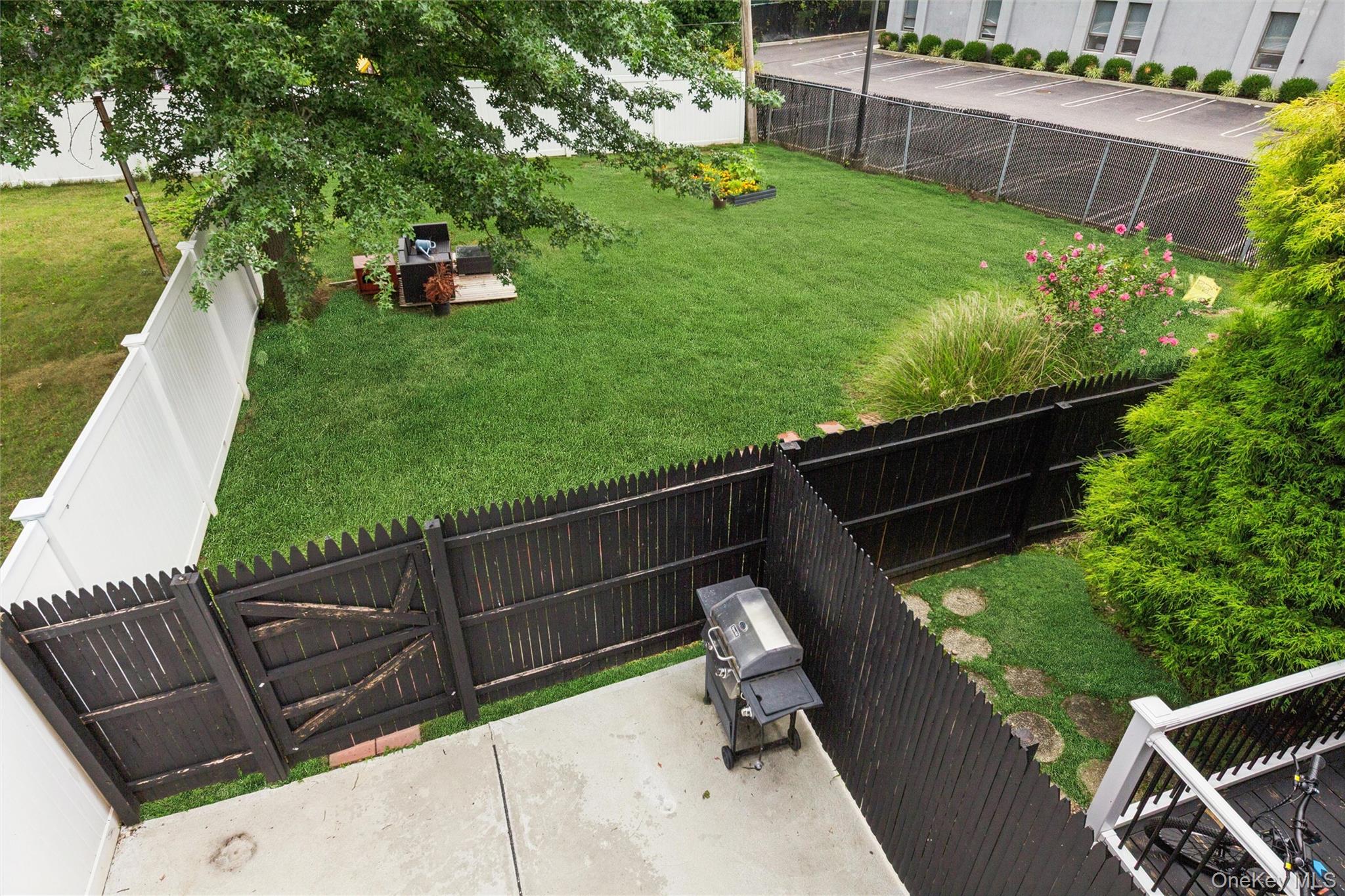 301 Merrick Avenue Property Photo 22