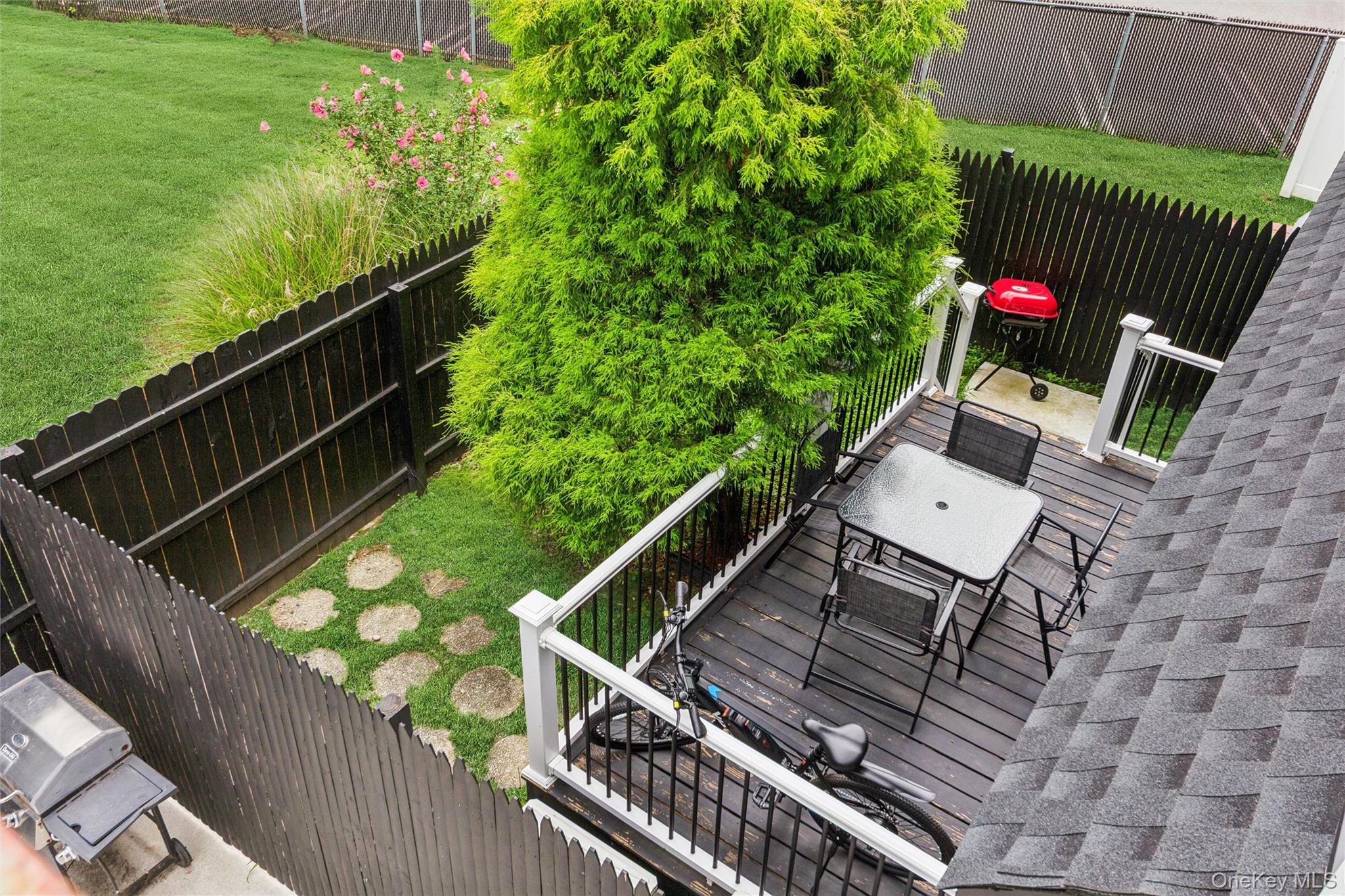 301 Merrick Avenue Property Photo 23