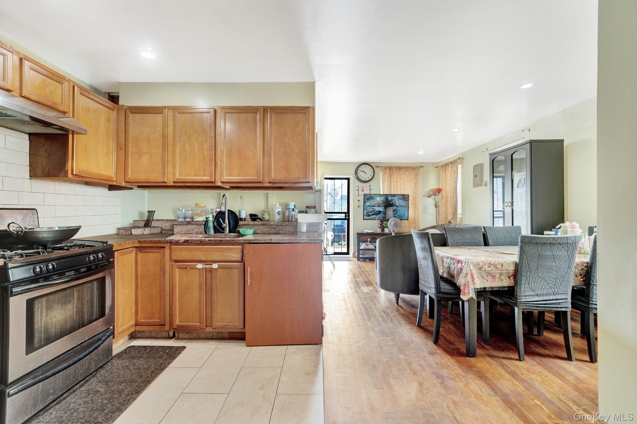 2363 Gleason Avenue Property Photo 15