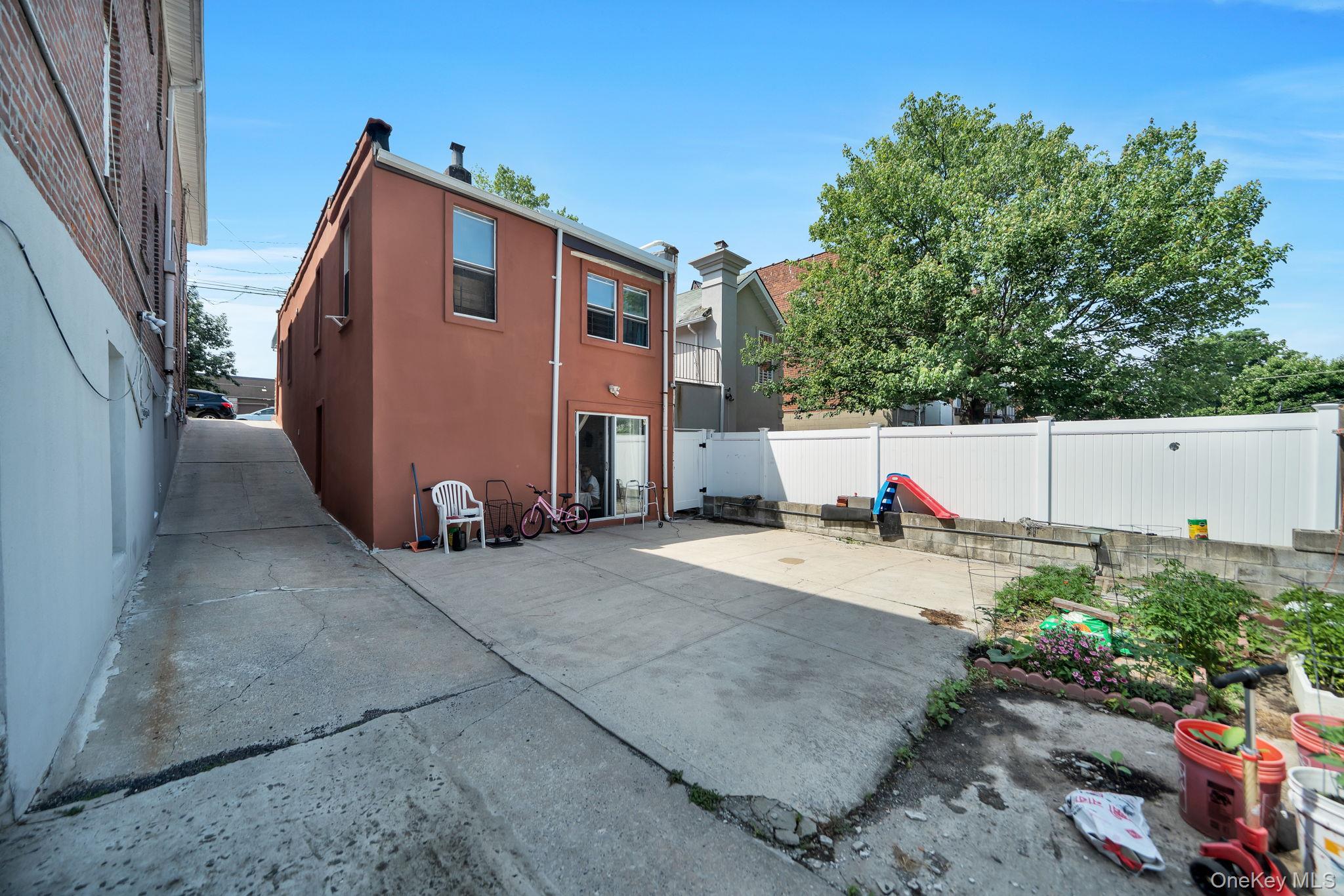 2363 Gleason Avenue Property Photo 31