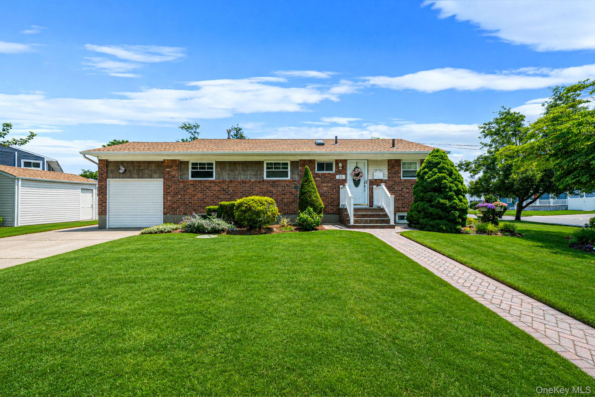 33 Wilshire Drive Property Photo 2
