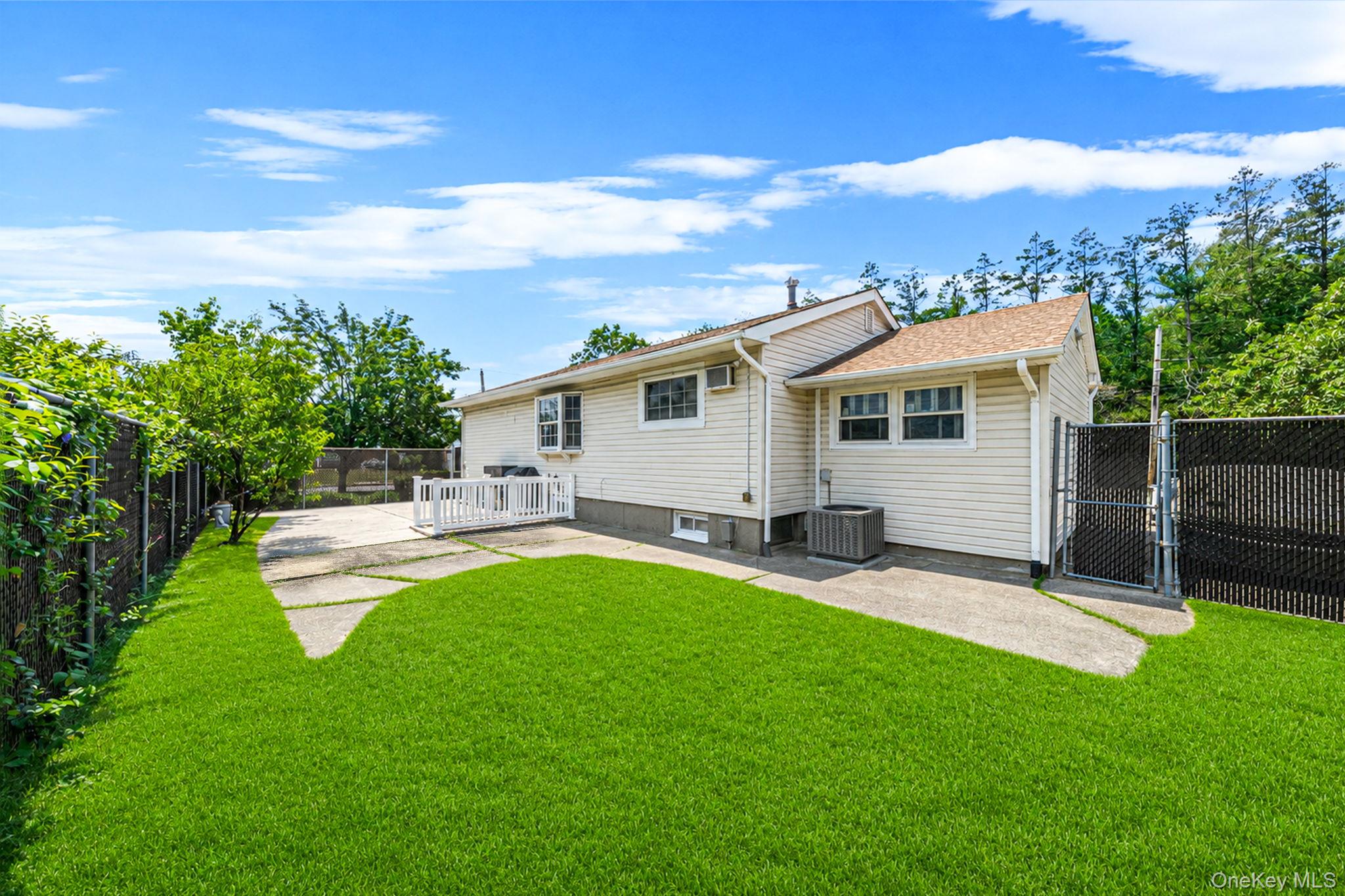 33 Wilshire Drive Property Photo 6