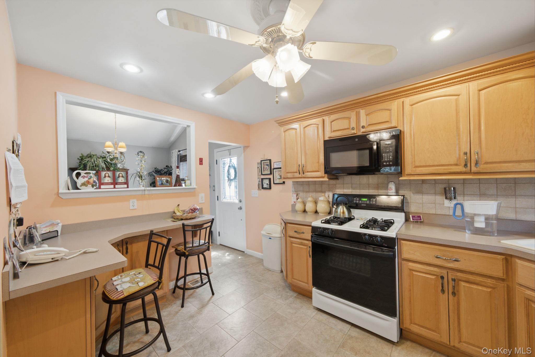 33 Wilshire Drive Property Photo 8