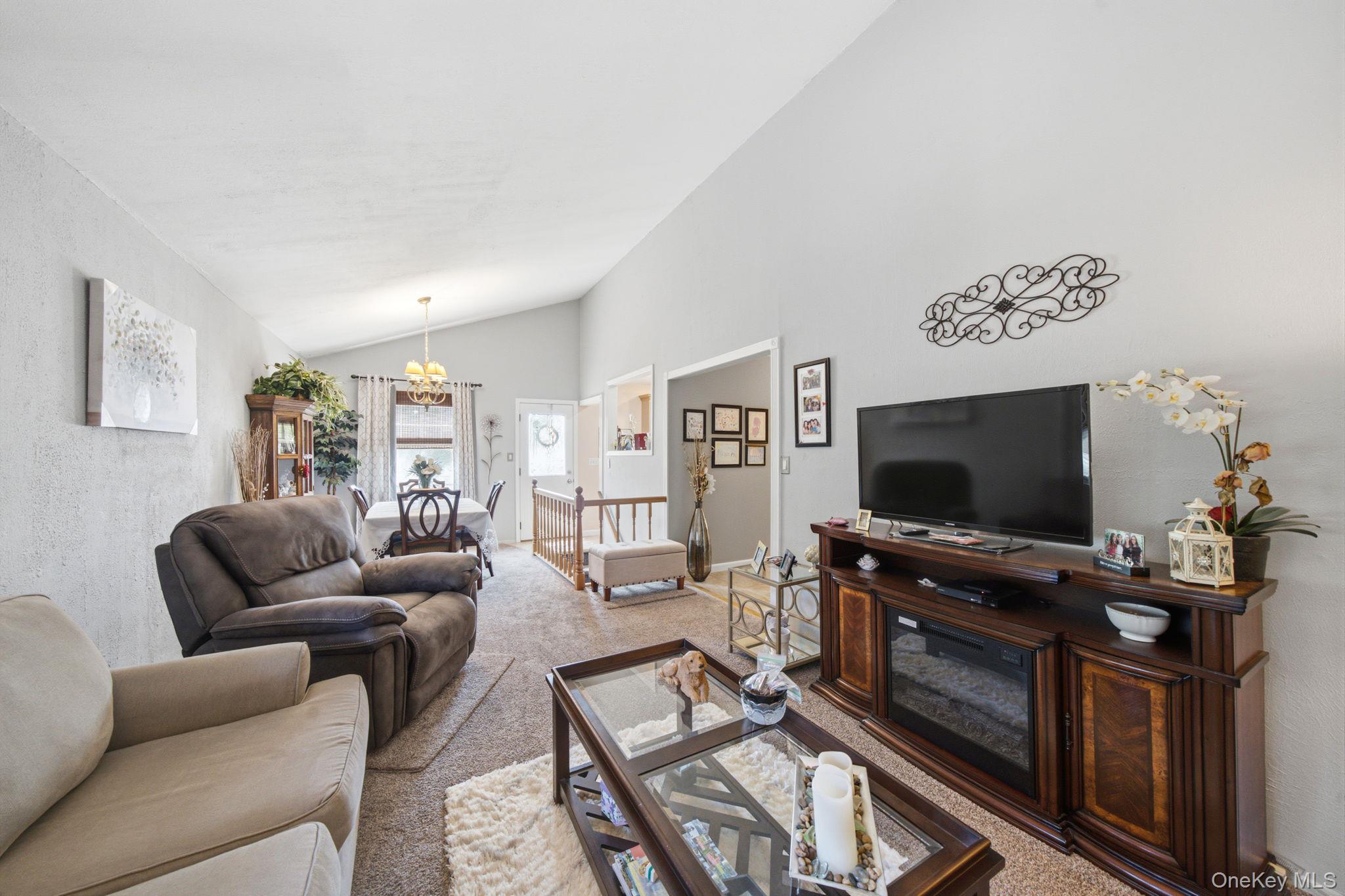 33 Wilshire Drive Property Photo 16