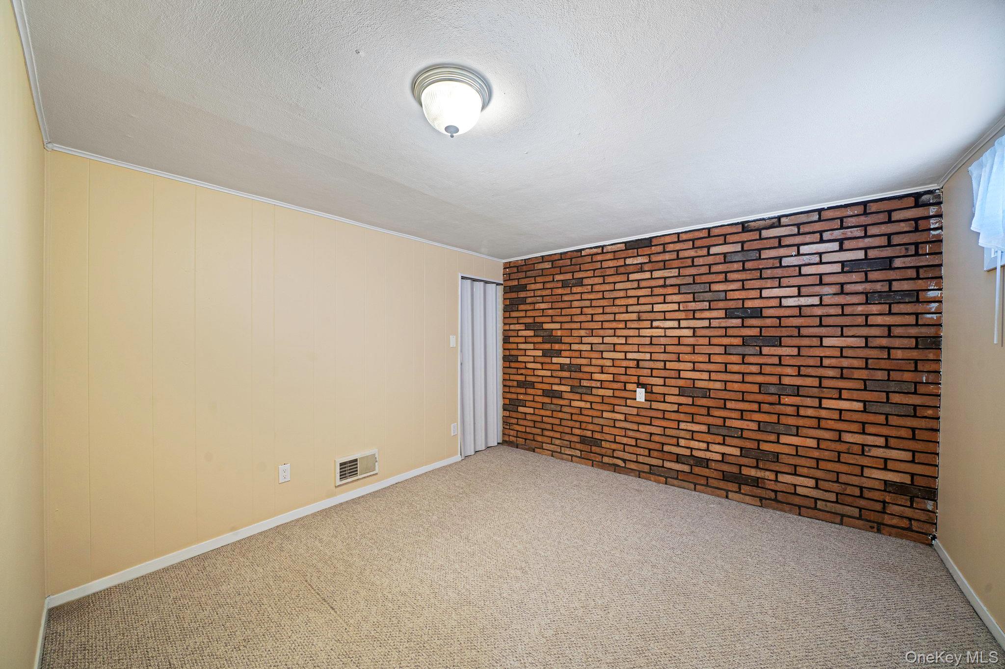 33 Wilshire Drive Property Photo 27
