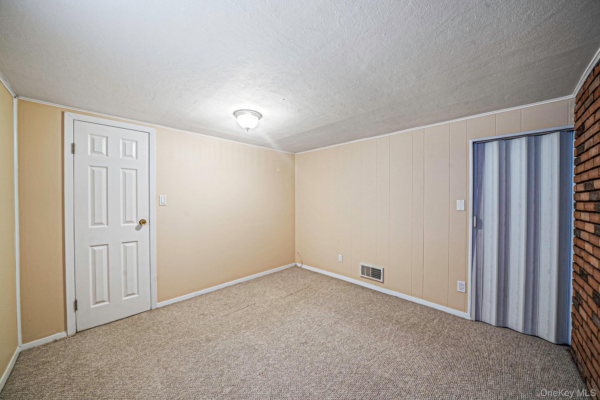33 Wilshire Drive Property Photo 28