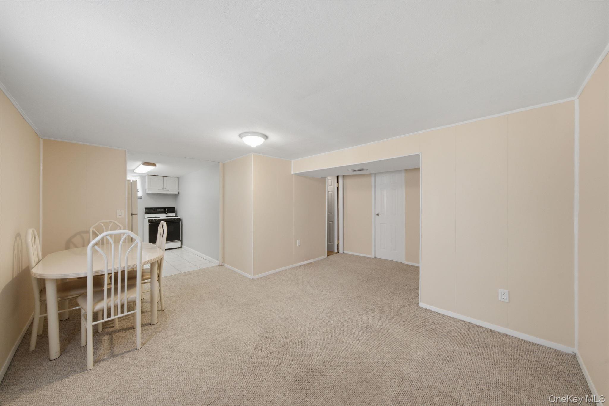 33 Wilshire Drive Property Photo 32