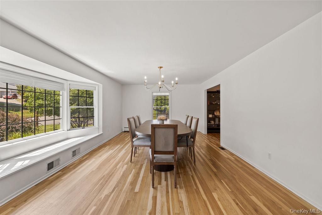 21 Ardsley Drive Property Photo 6