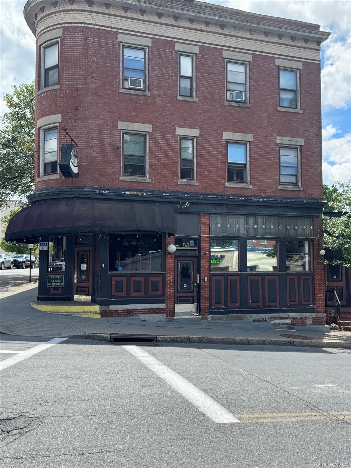 96 Main Street Property Photo 2