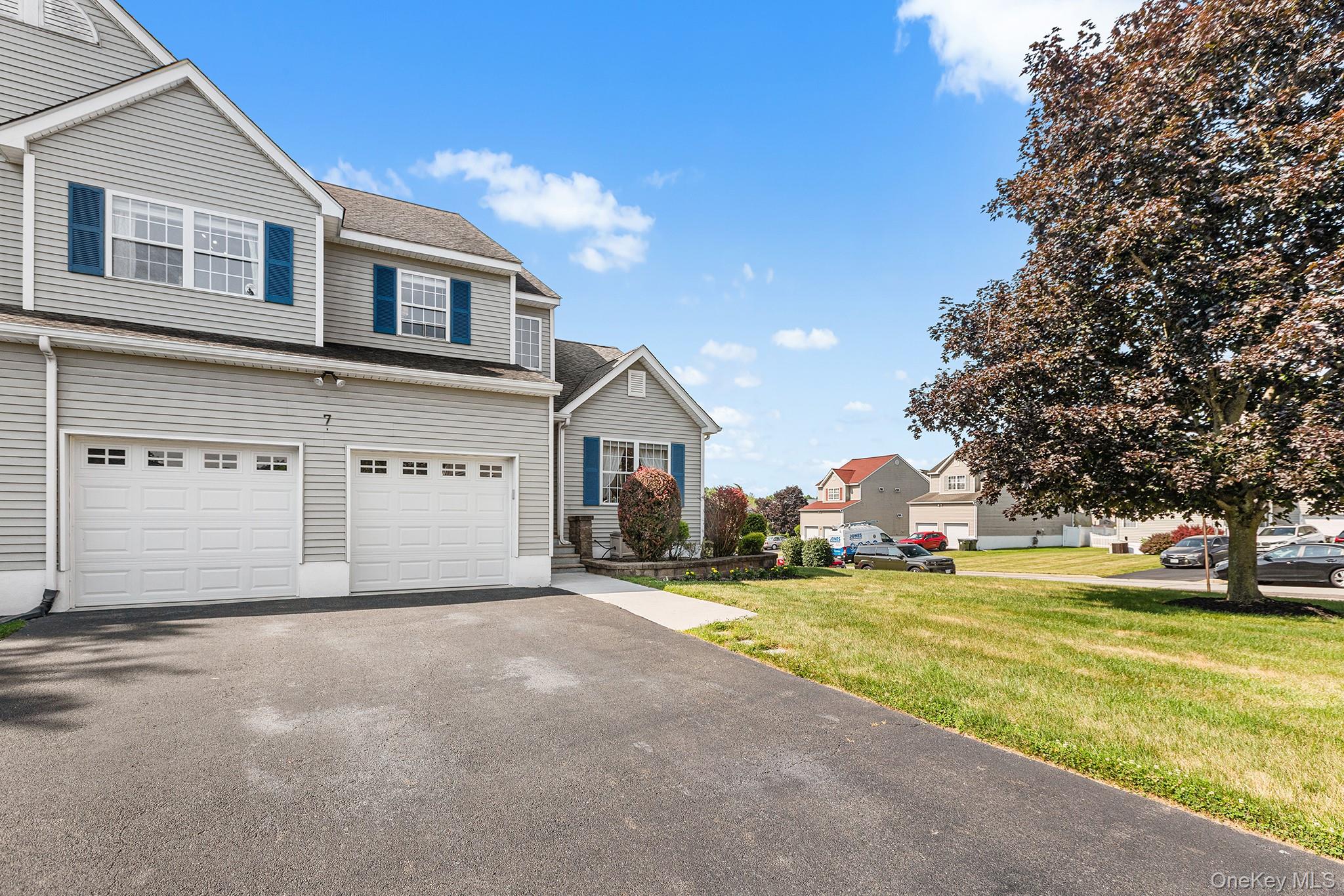 7 Woodfield Drive Property Photo 2