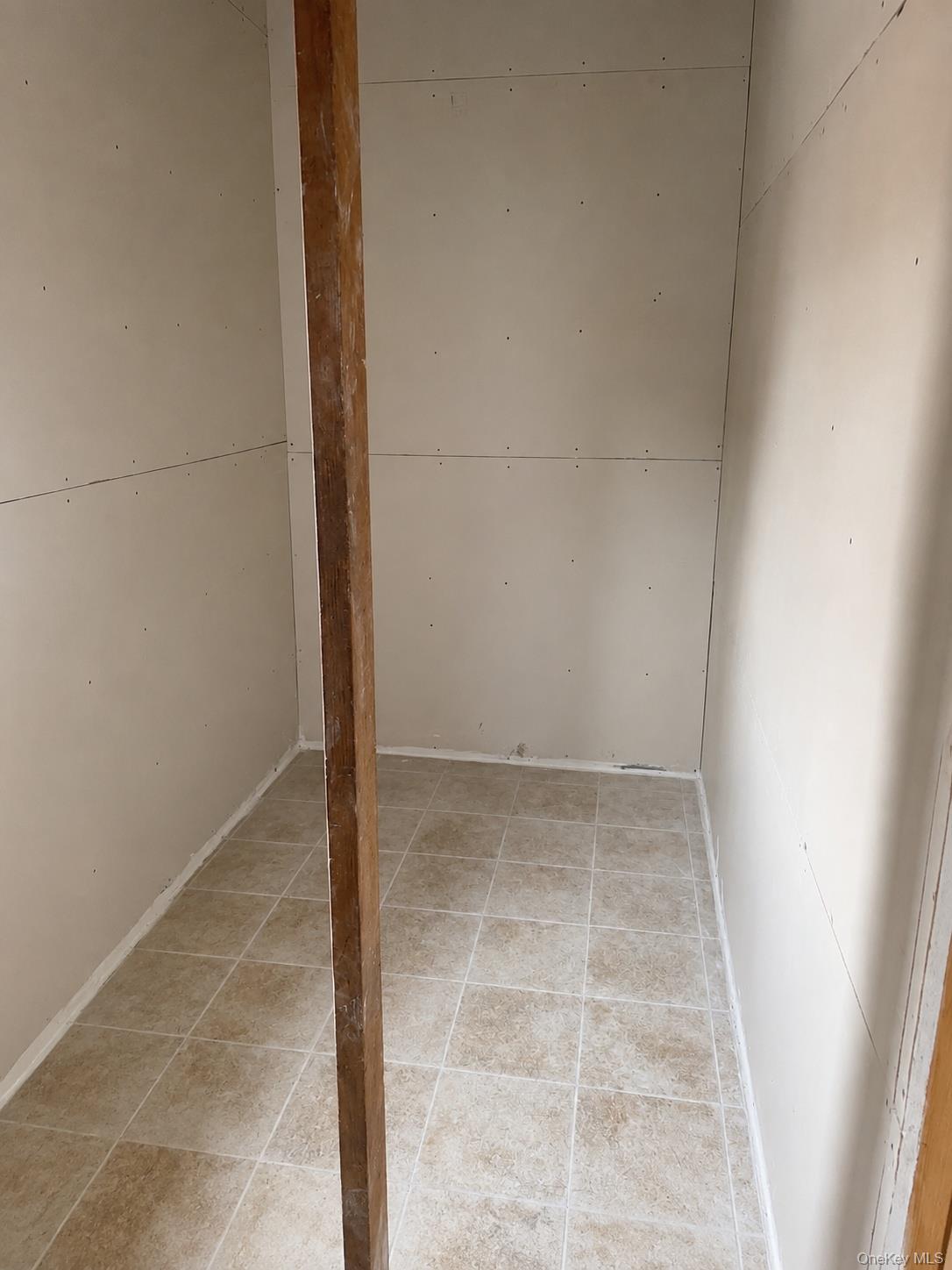 3-7 Old Lake Road 5 Property Photo 15
