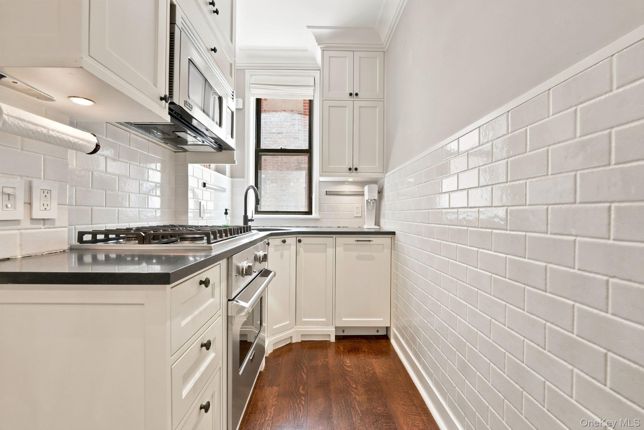 1361 Madison Avenue 6g Property Photo 16