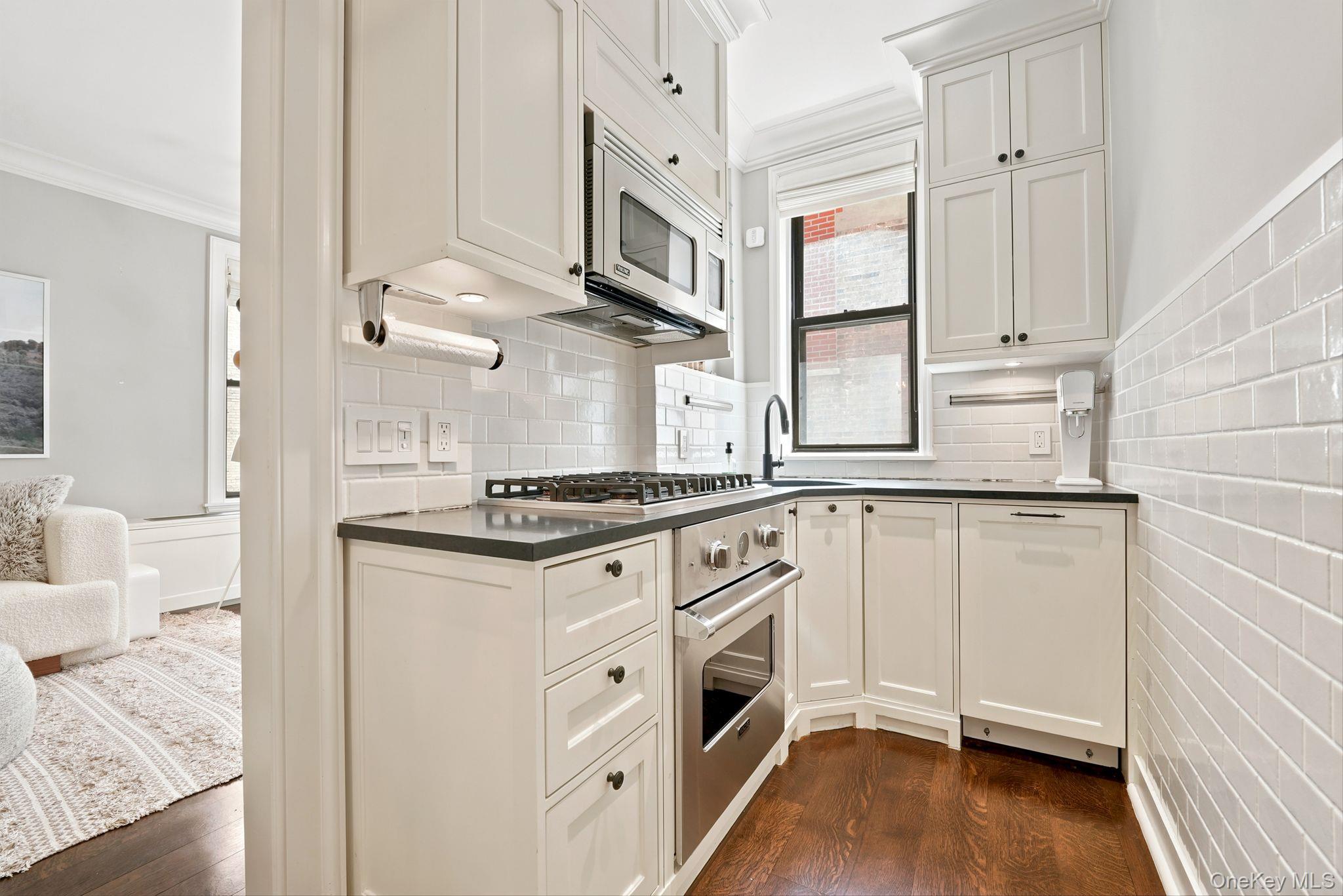 1361 Madison Avenue 6g Property Photo 17