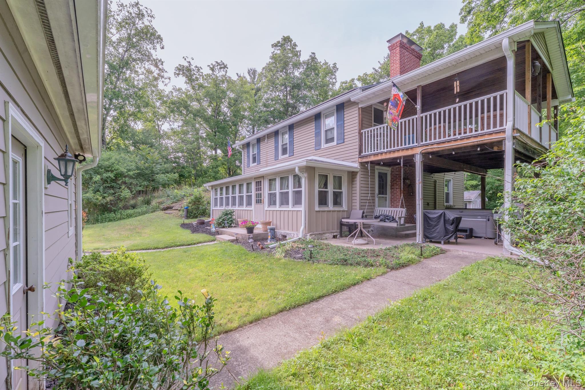 542 Blue Mountain Road Property Photo 1