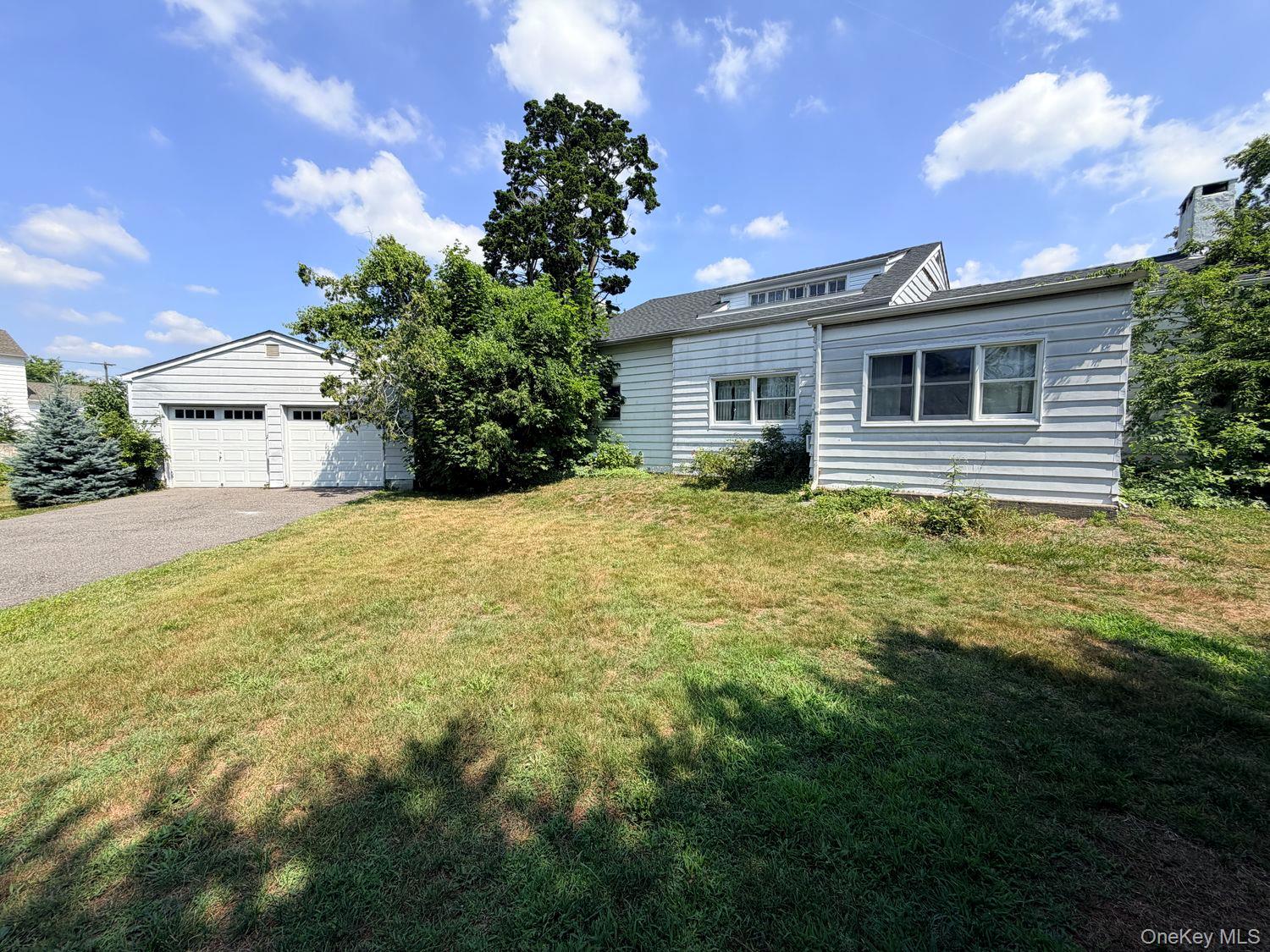 126 Eaton Lane Property Photo 2