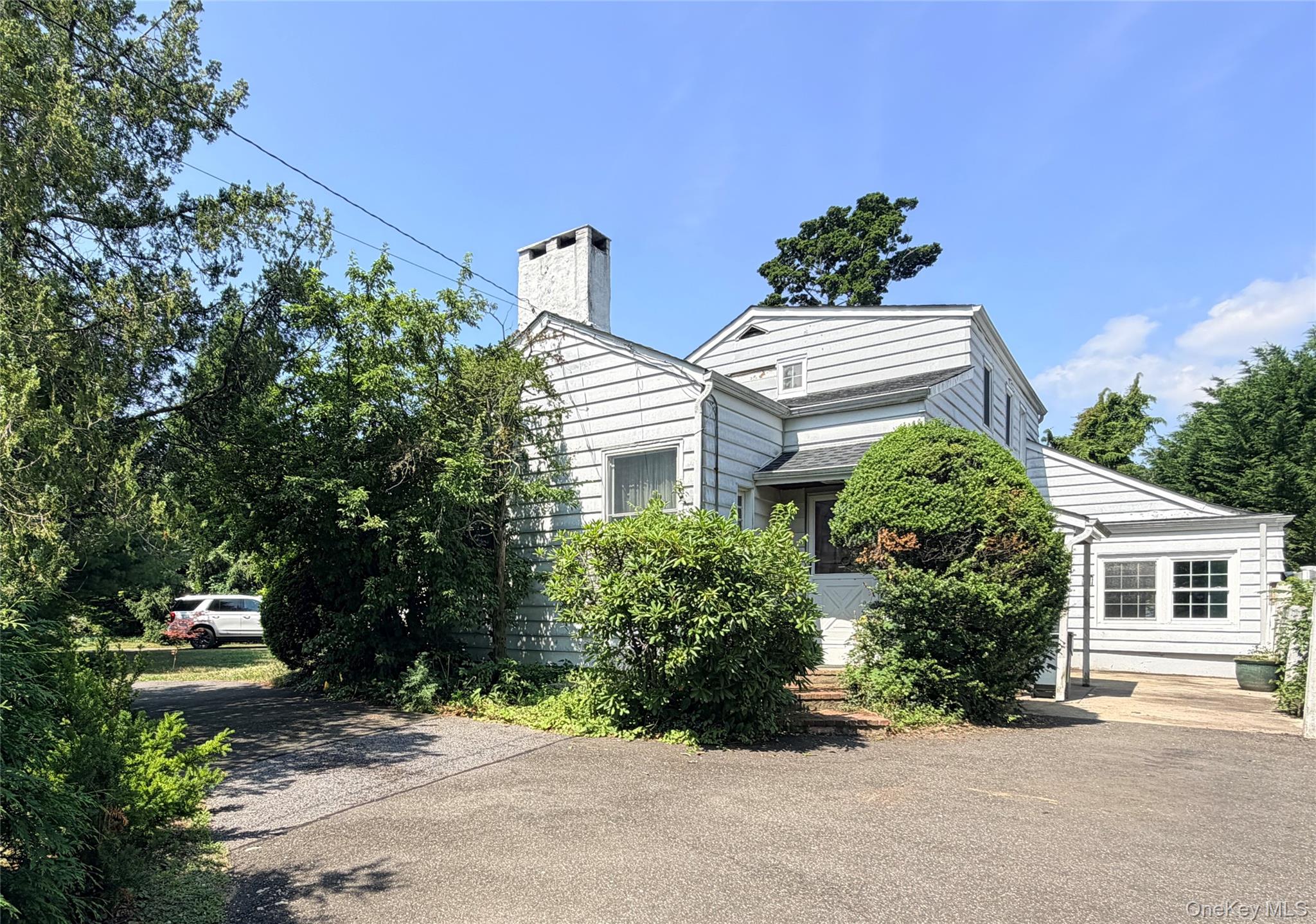 126 Eaton Lane Property Photo 3