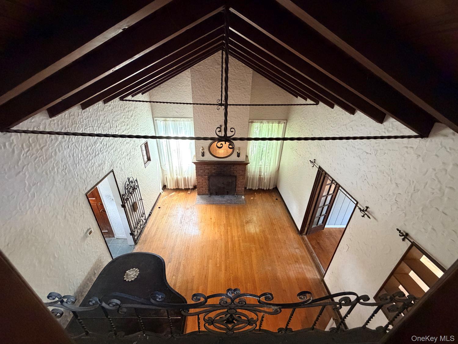 126 Eaton Lane Property Photo 8