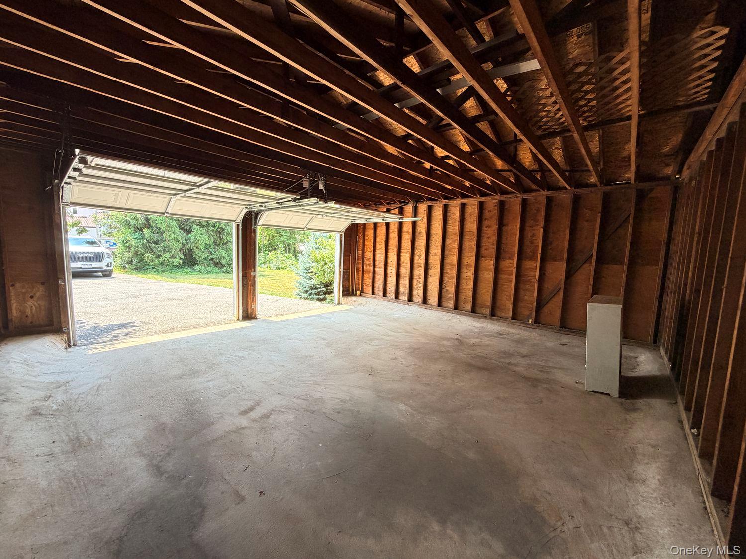 126 Eaton Lane Property Photo 31