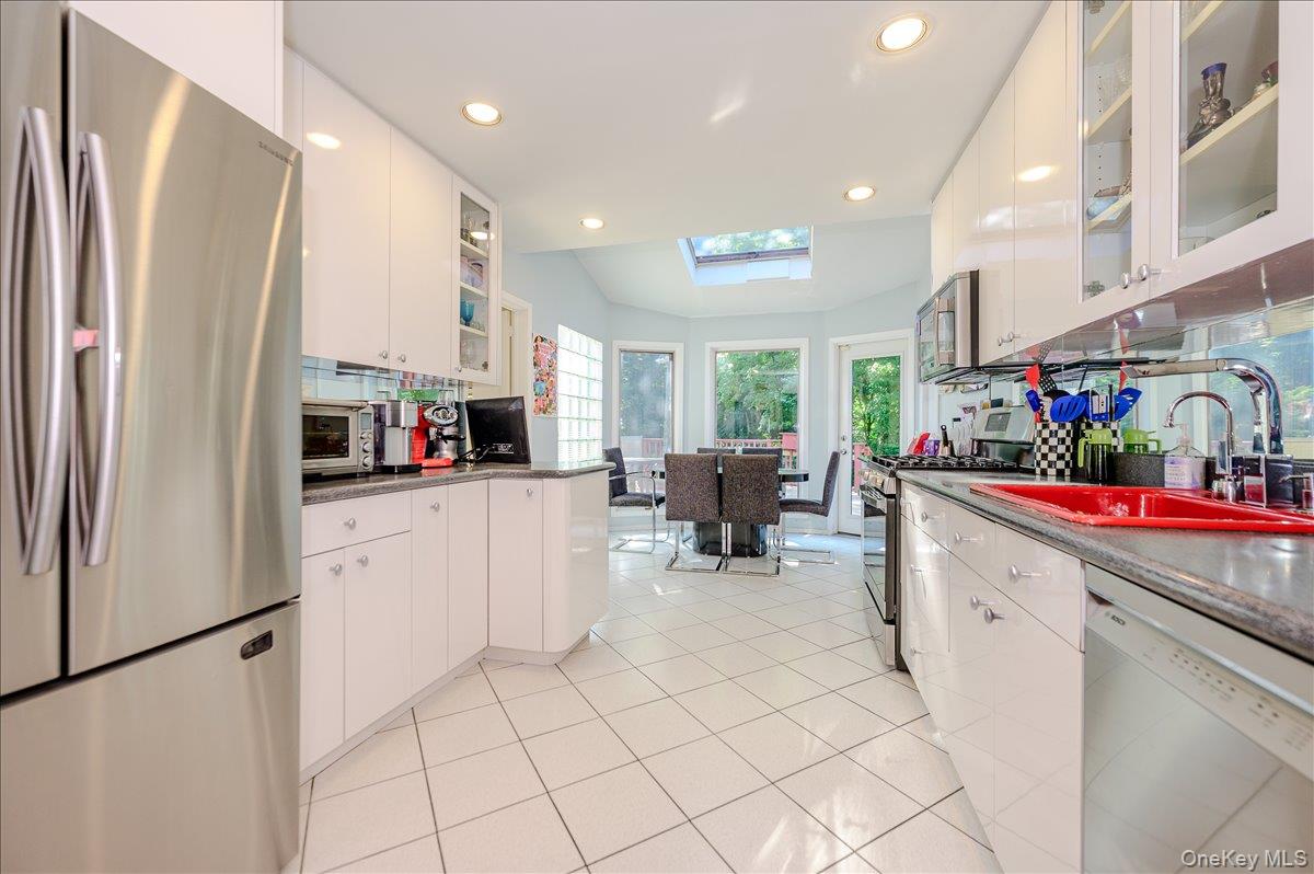 239 Hungry Harbor Road Property Photo 7