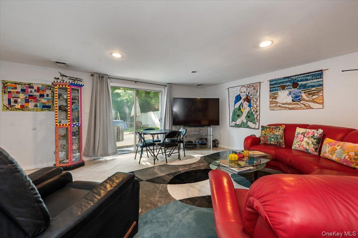 239 Hungry Harbor Road Property Photo 12
