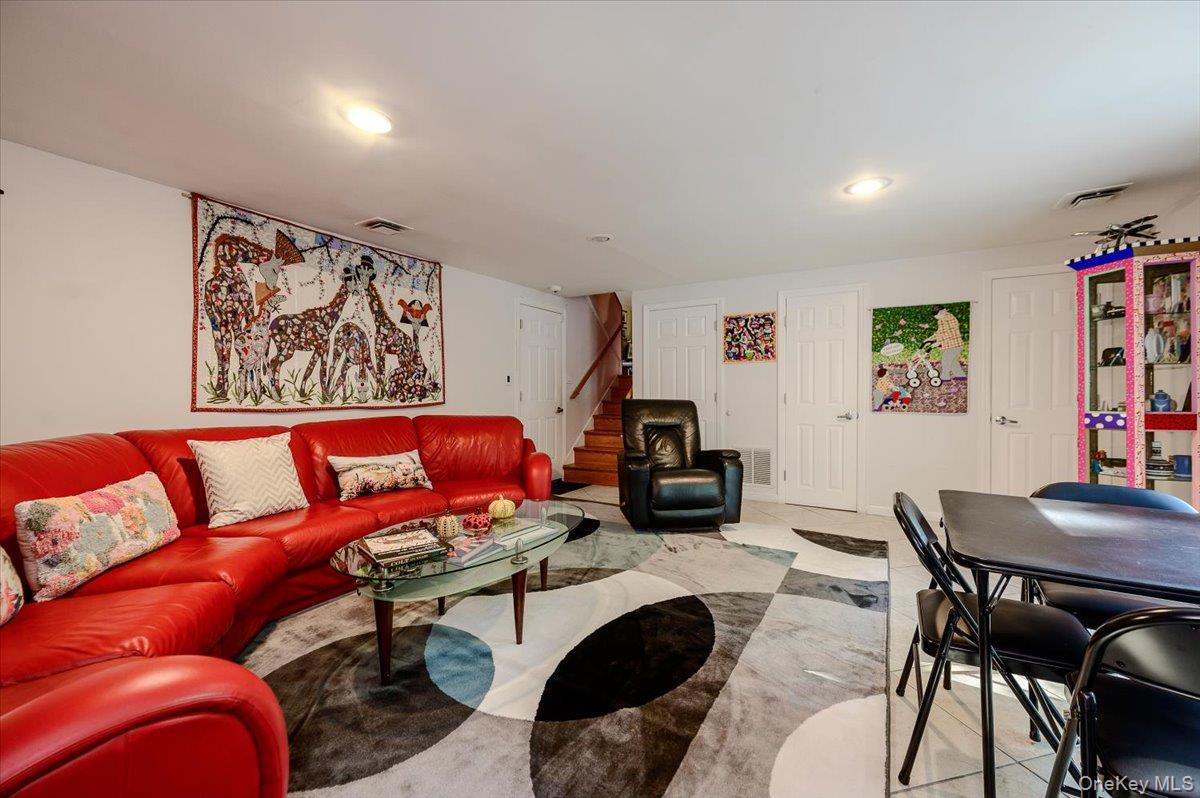 239 Hungry Harbor Road Property Photo 13
