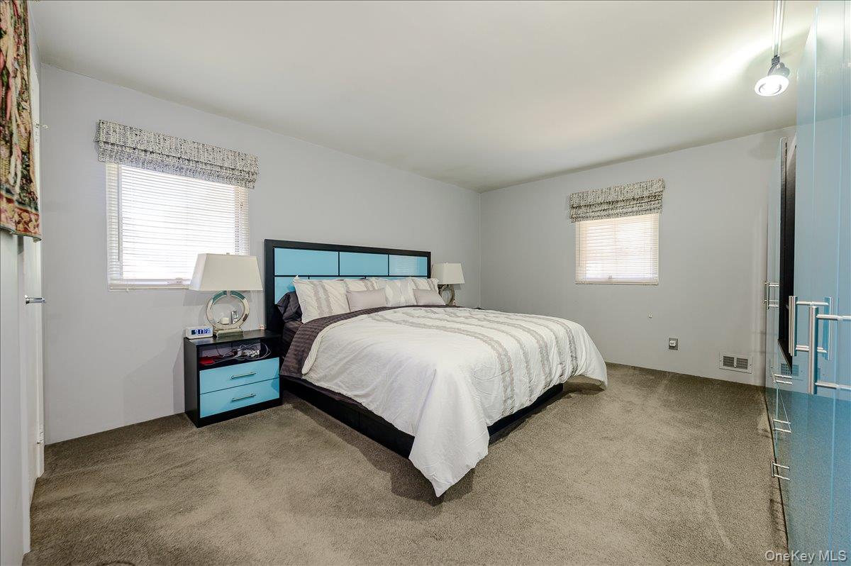 239 Hungry Harbor Road Property Photo 15
