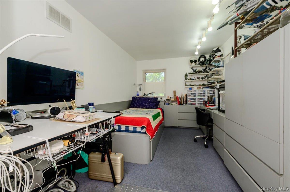 239 Hungry Harbor Road Property Photo 18