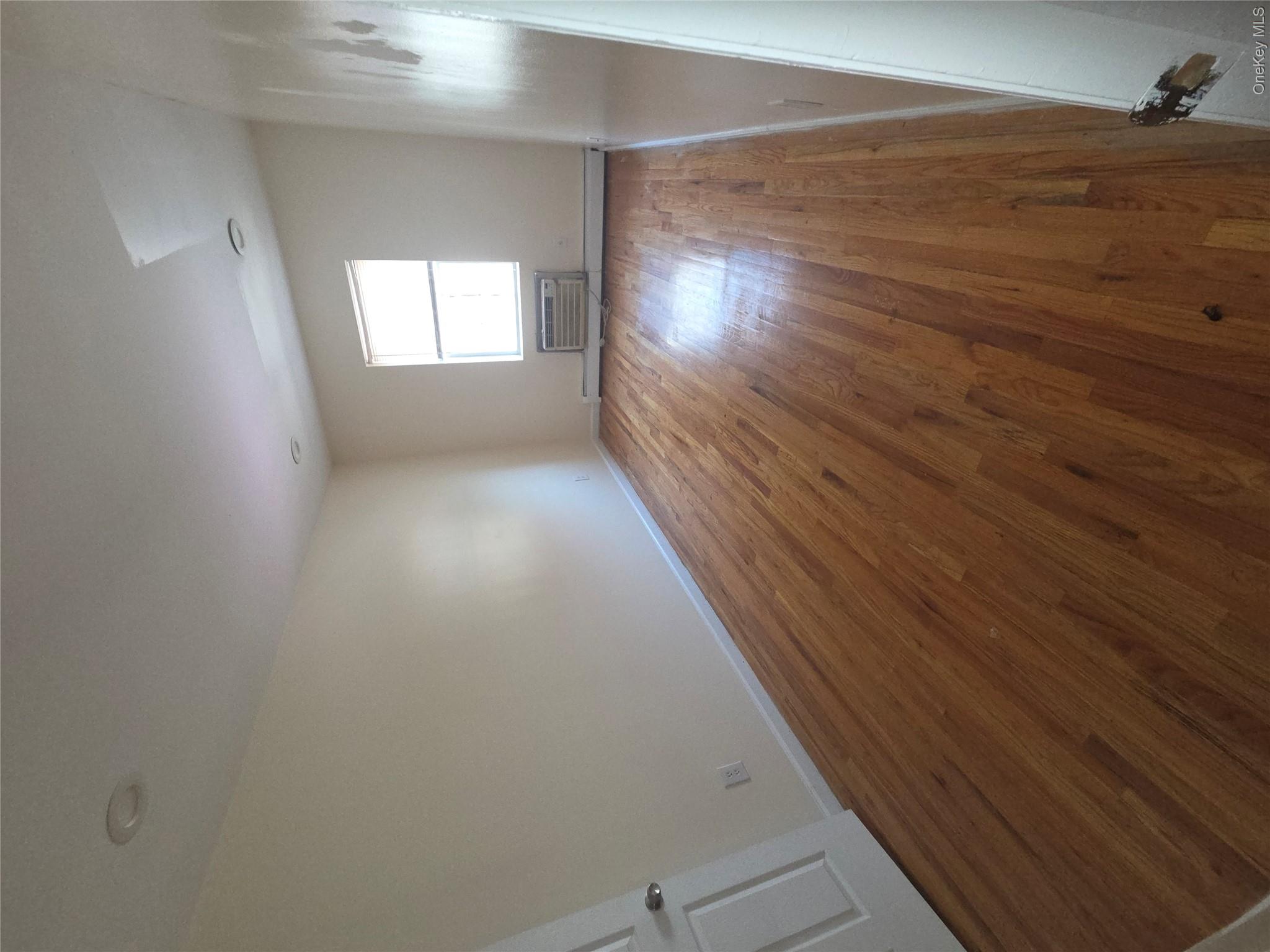 2471 B Crotona Avenue Property Photo 10