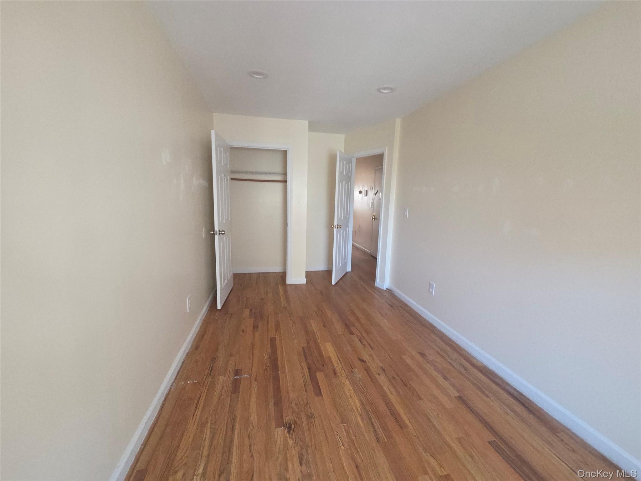 2471 B Crotona Avenue Property Photo 11