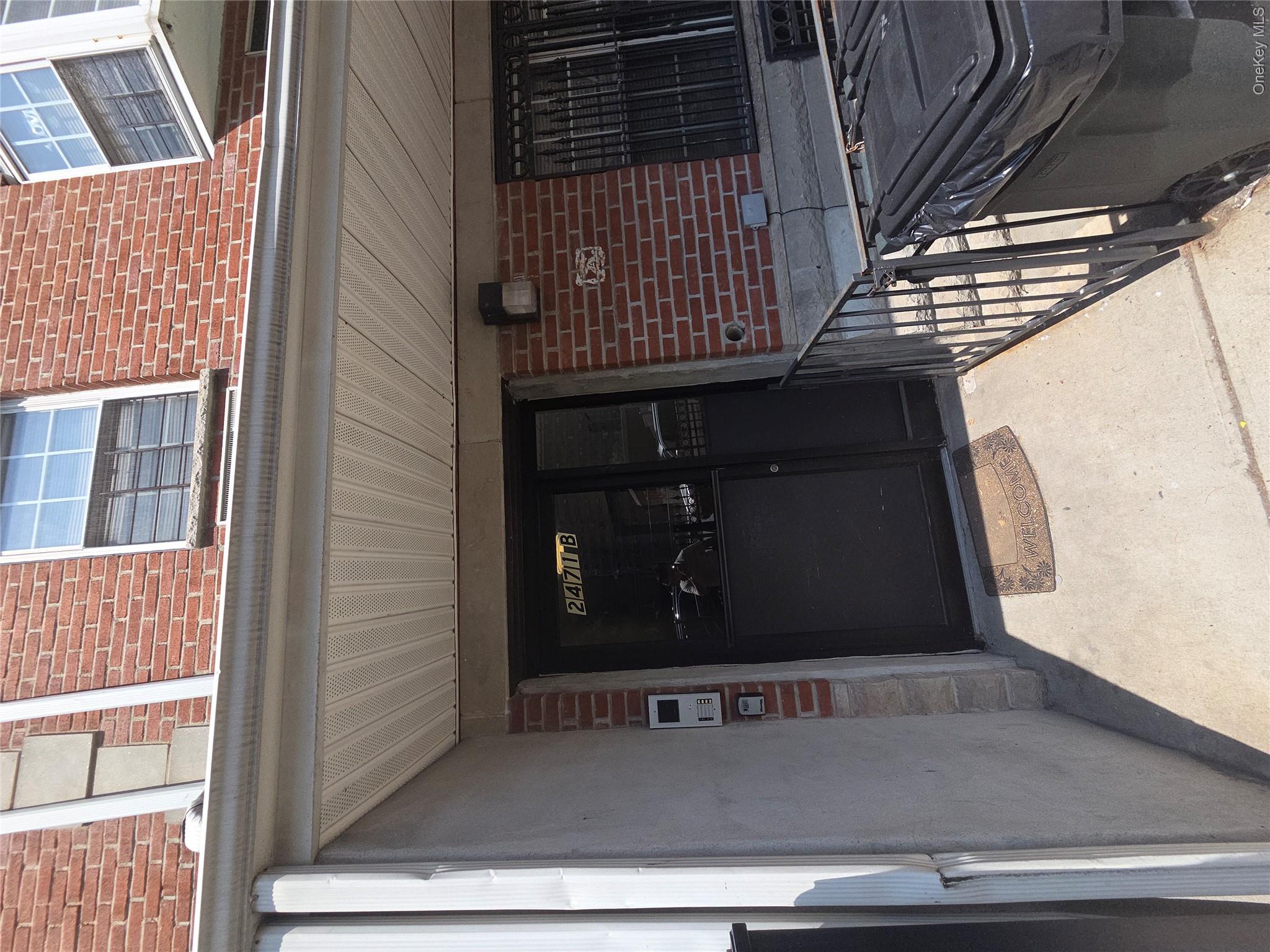 2471 B Crotona Avenue Property Photo 14