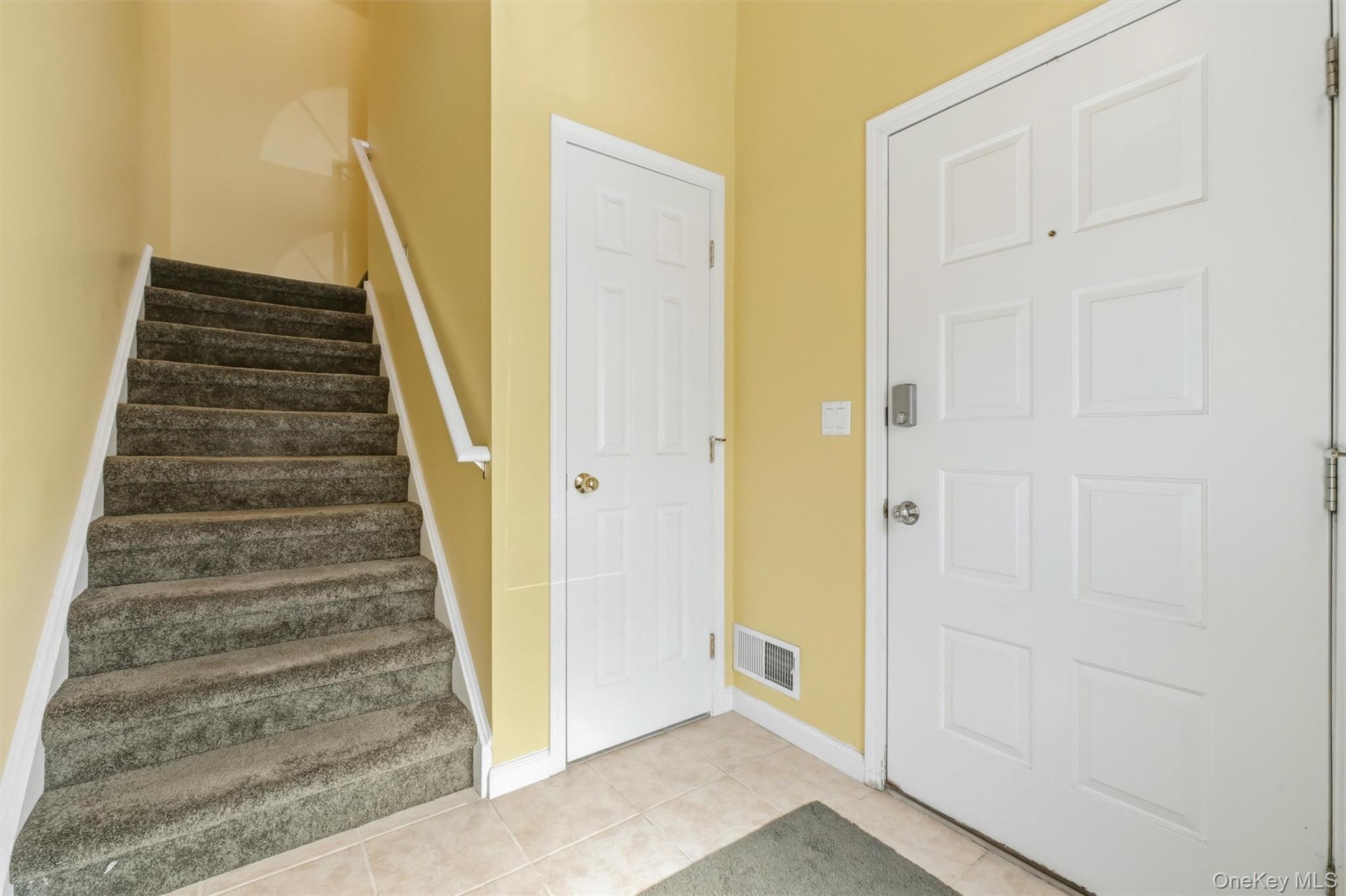 407 Crystal Hill Lane Property Photo 3