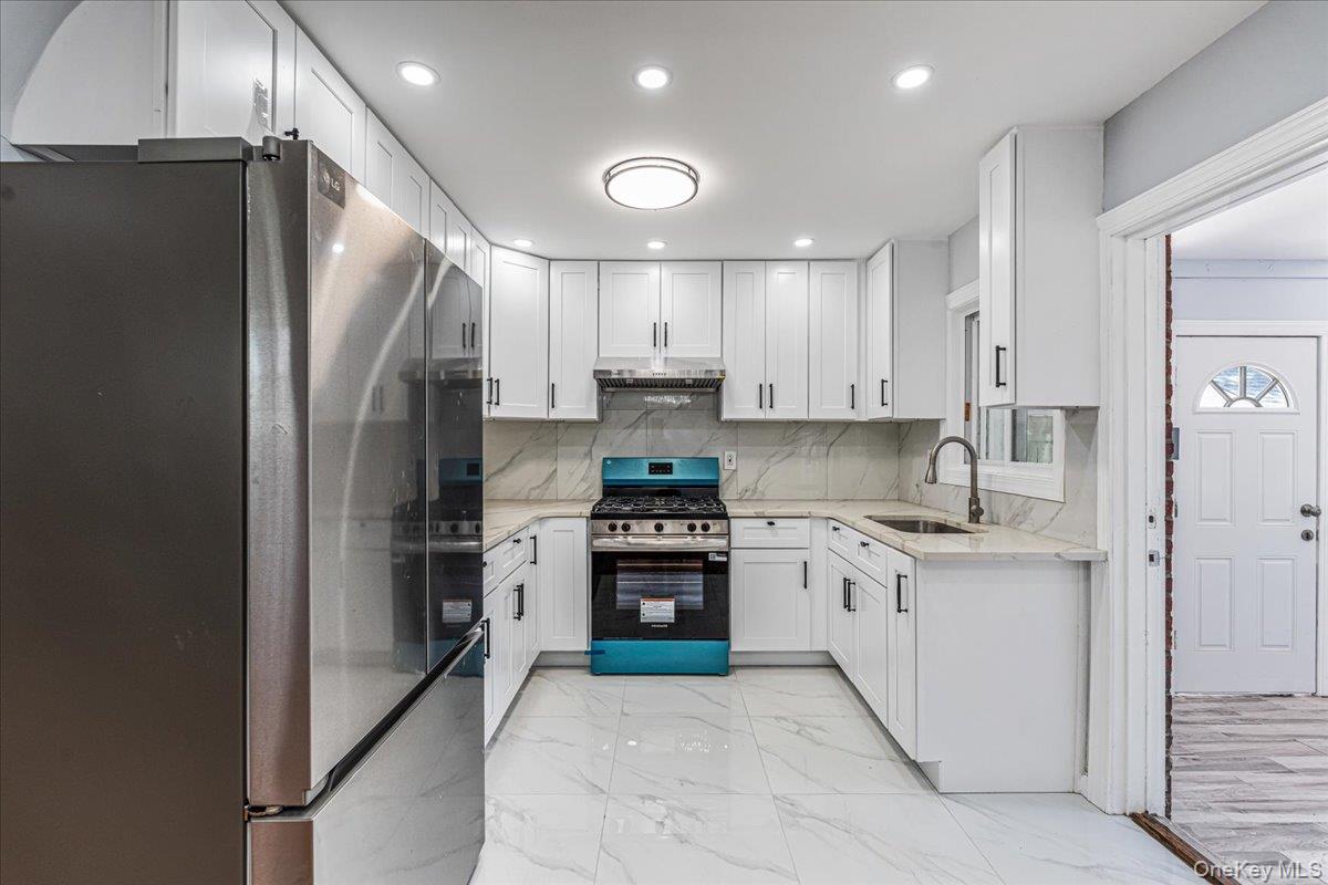 15 Astor Place Property Photo 17
