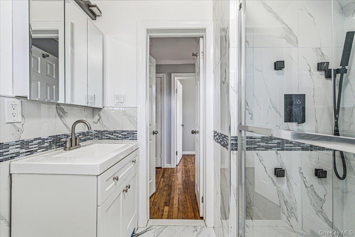15 Astor Place Property Photo 28