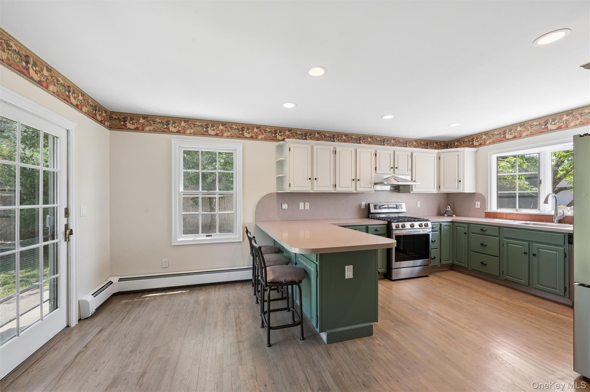 138 Hallock Street Property Photo 11