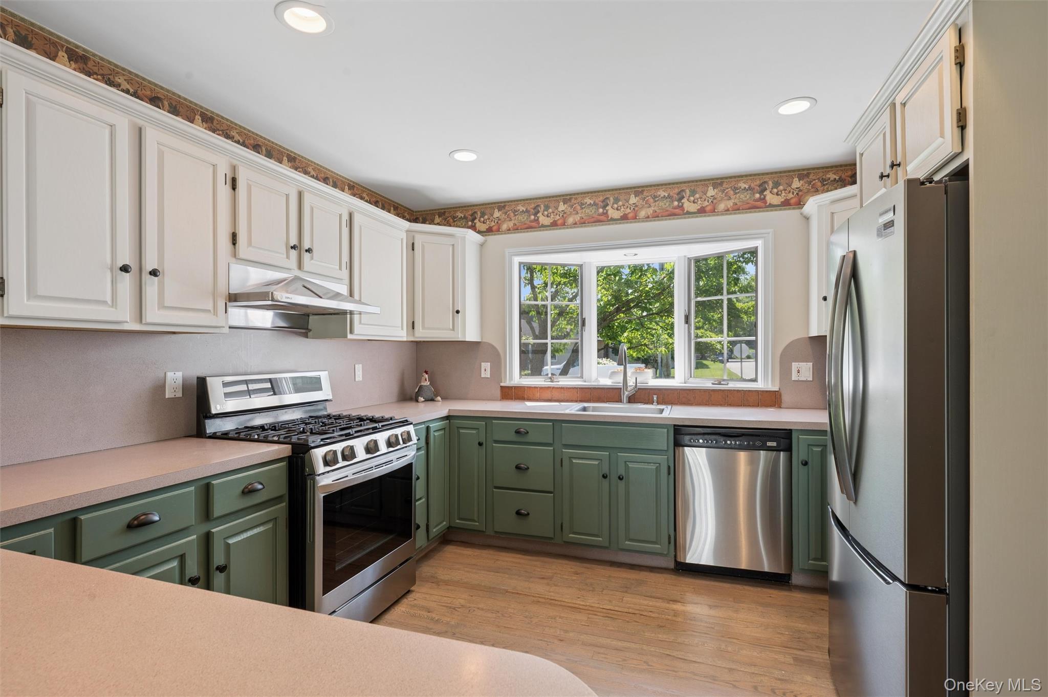 138 Hallock Street Property Photo 12