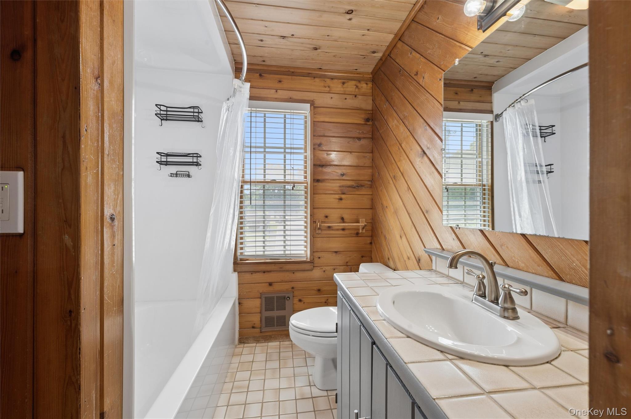 138 Hallock Street Property Photo 20