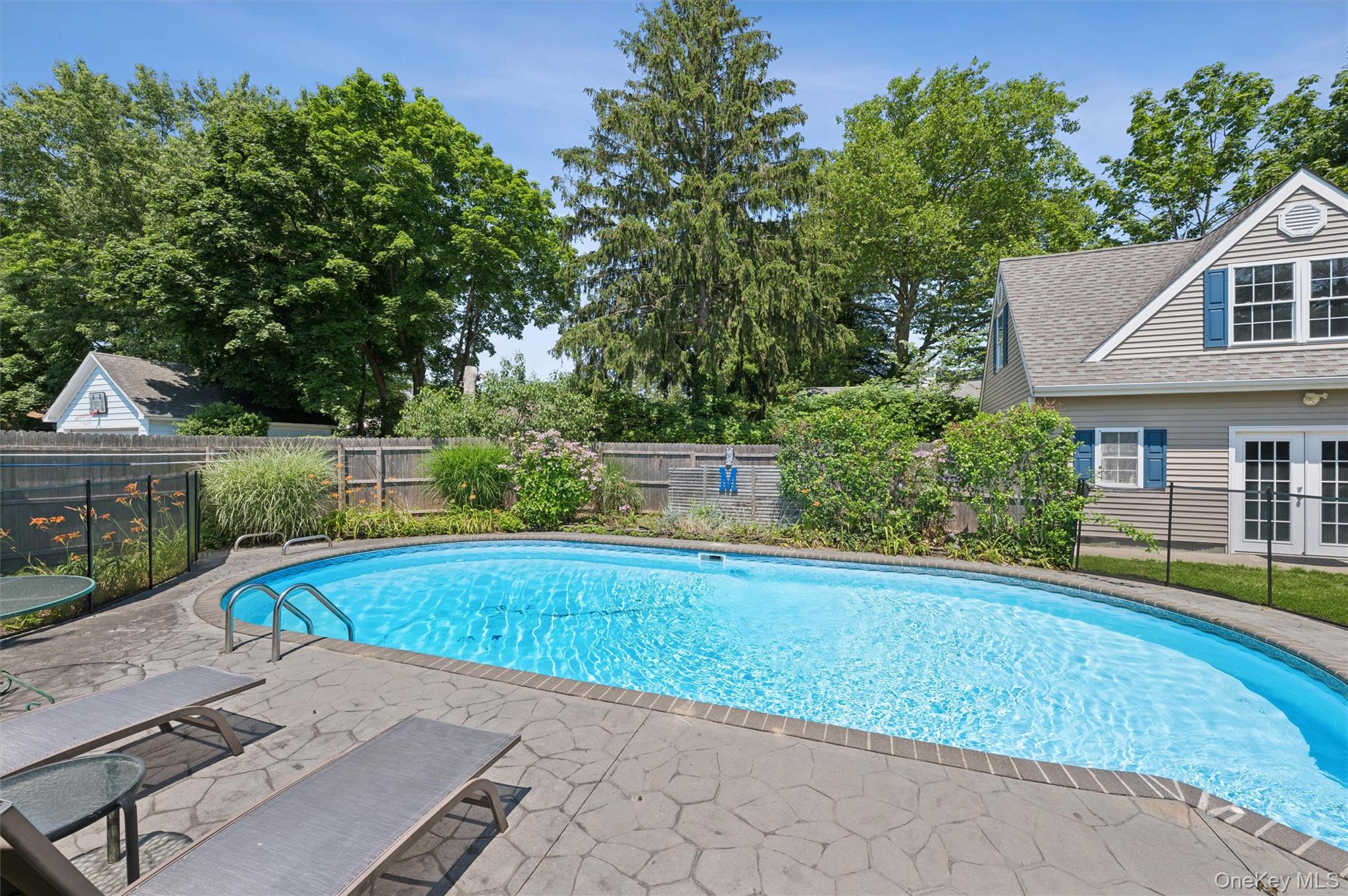 138 Hallock Street Property Photo 23
