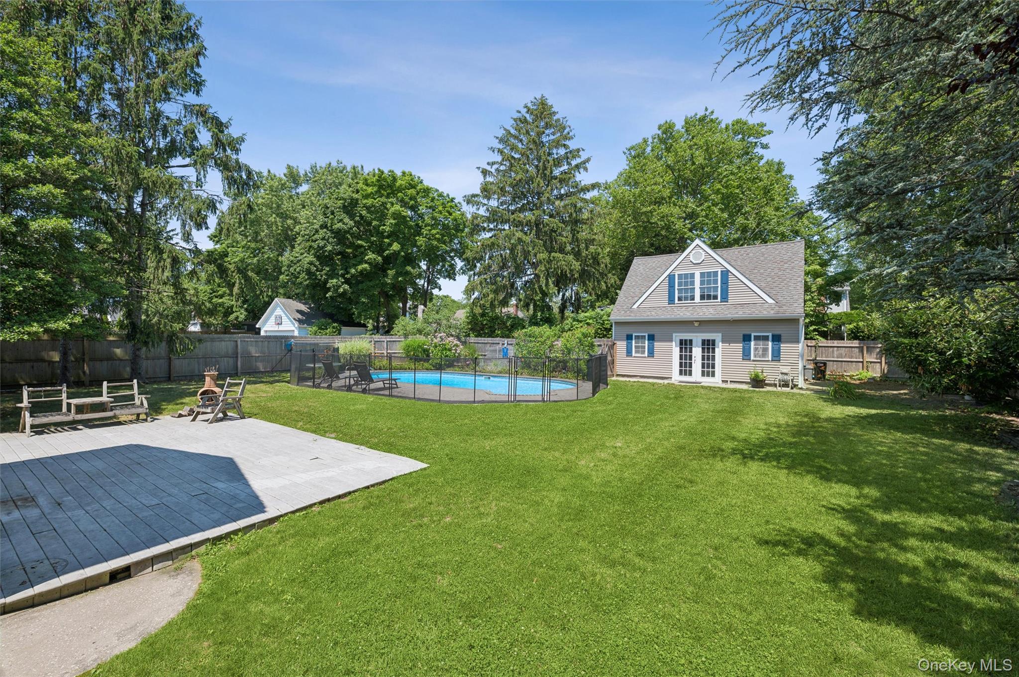 138 Hallock Street Property Photo 25